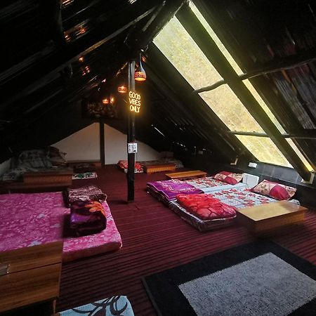 Stoner'S Delight Hostel กูลู ภายนอก รูปภาพ