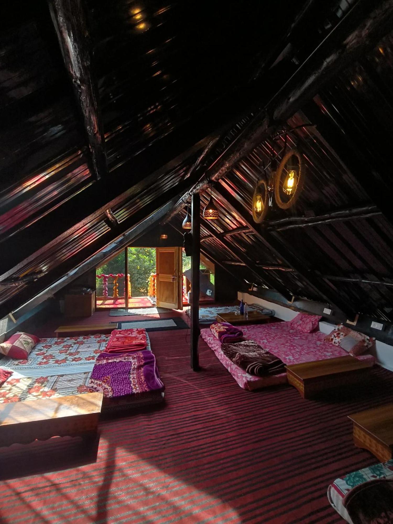 Stoner'S Delight Hostel กูลู ภายนอก รูปภาพ
